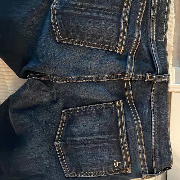 Rag and Bone brand skinny jeans. Size 28. - Picture 4 of 5